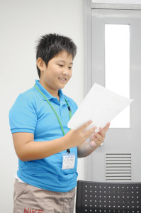 「社長になりたい」と夢を発表する学生